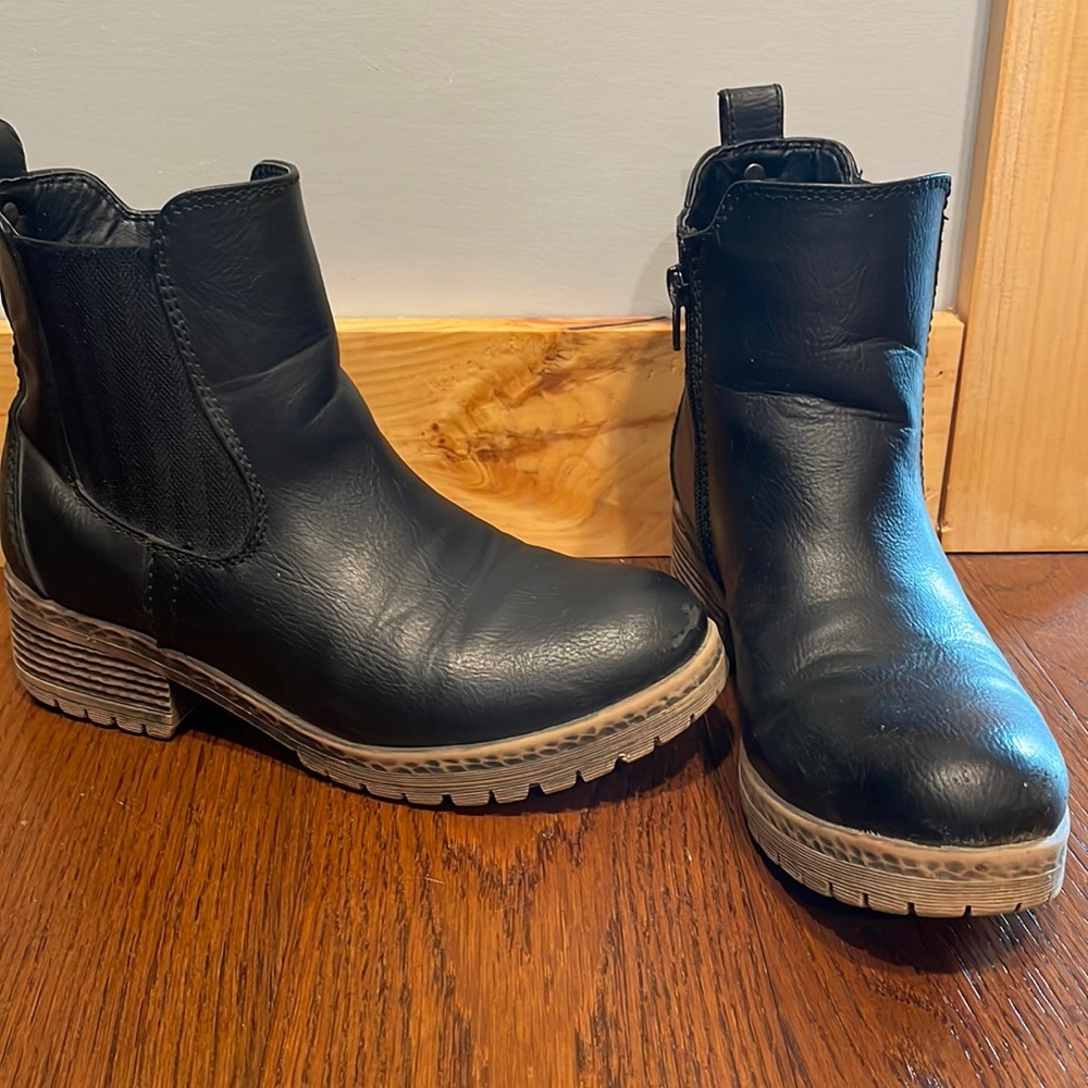 Black Chelsea boots from Maurice’s